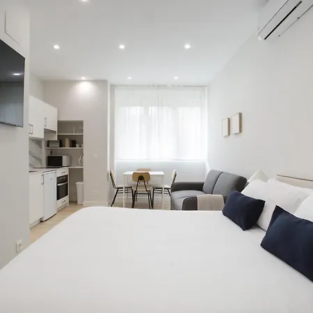 Urbil Zumalacarregui Aparthotel 3*